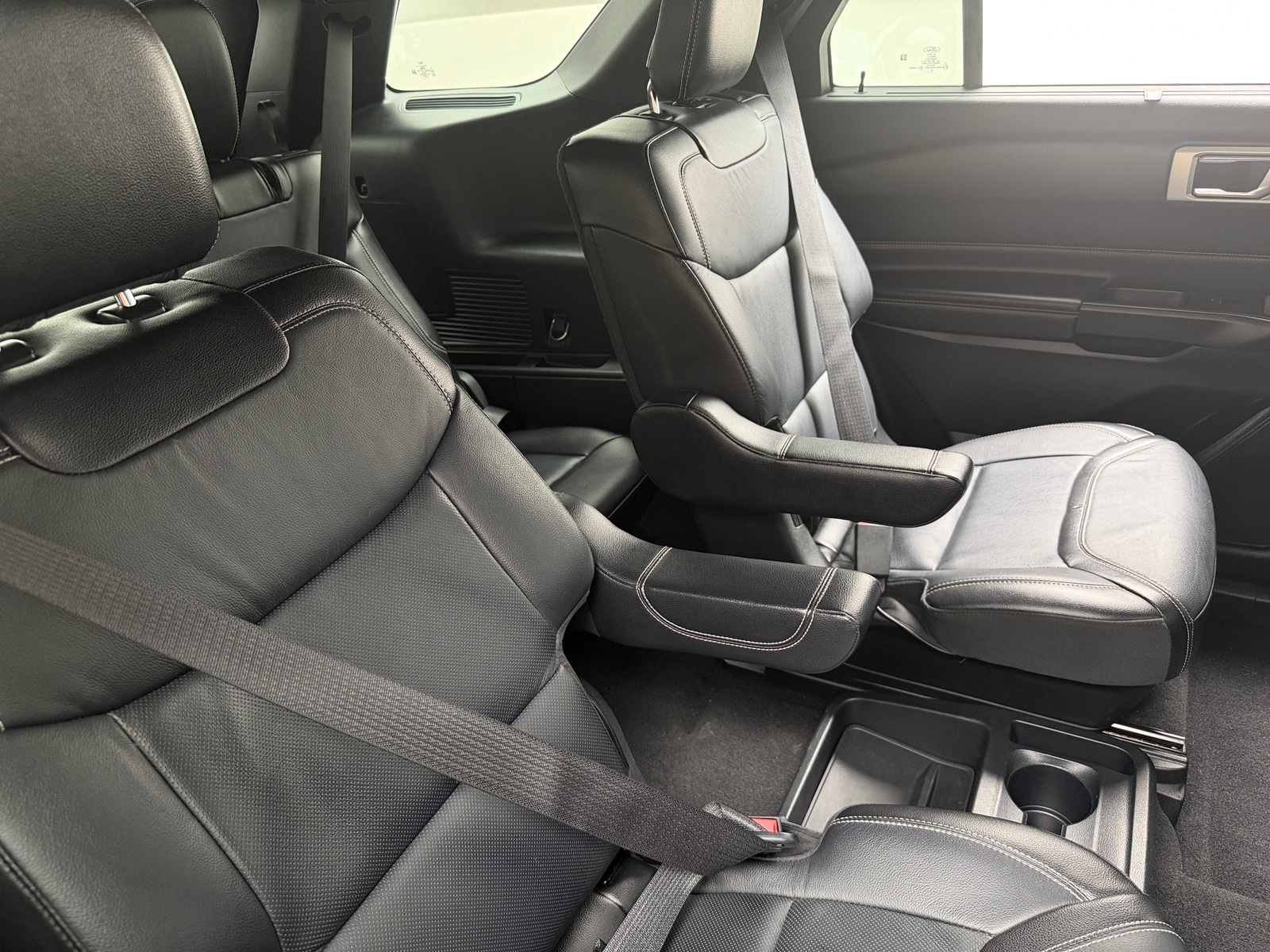 Thumbnail: 2020 Ford Explorer - 5