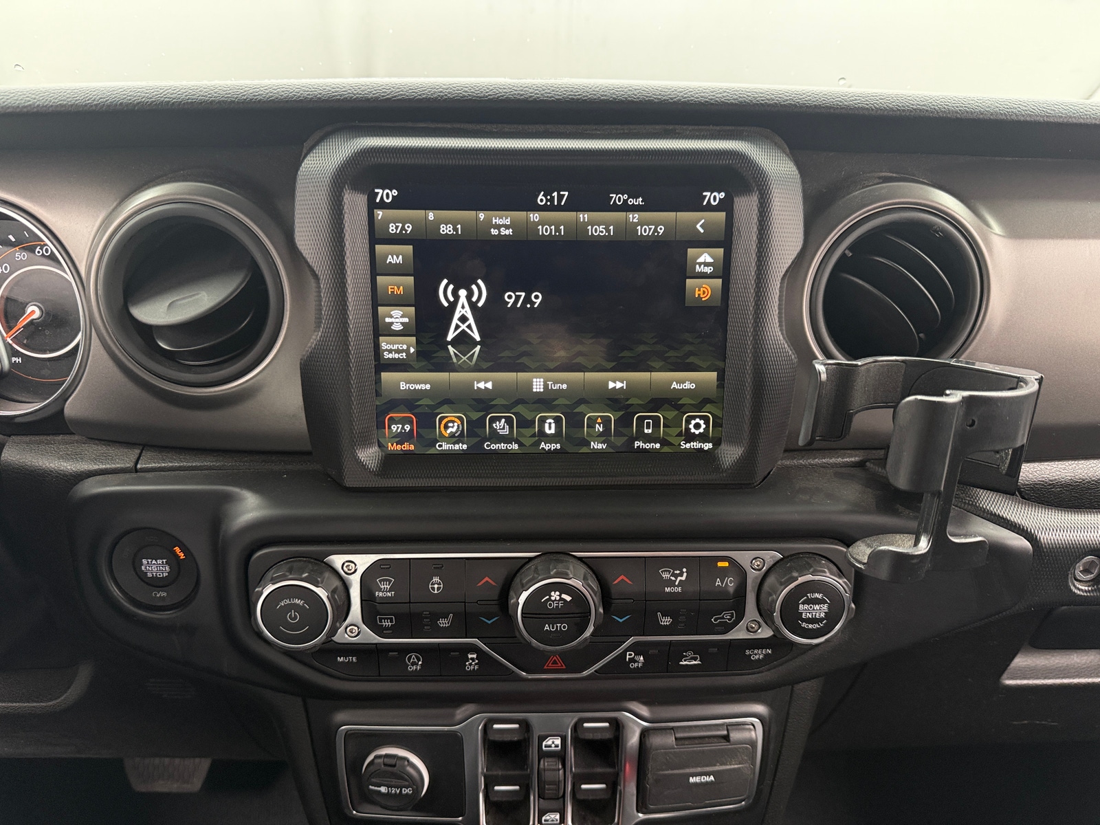 Thumbnail: 2022 Jeep Wrangler - 4