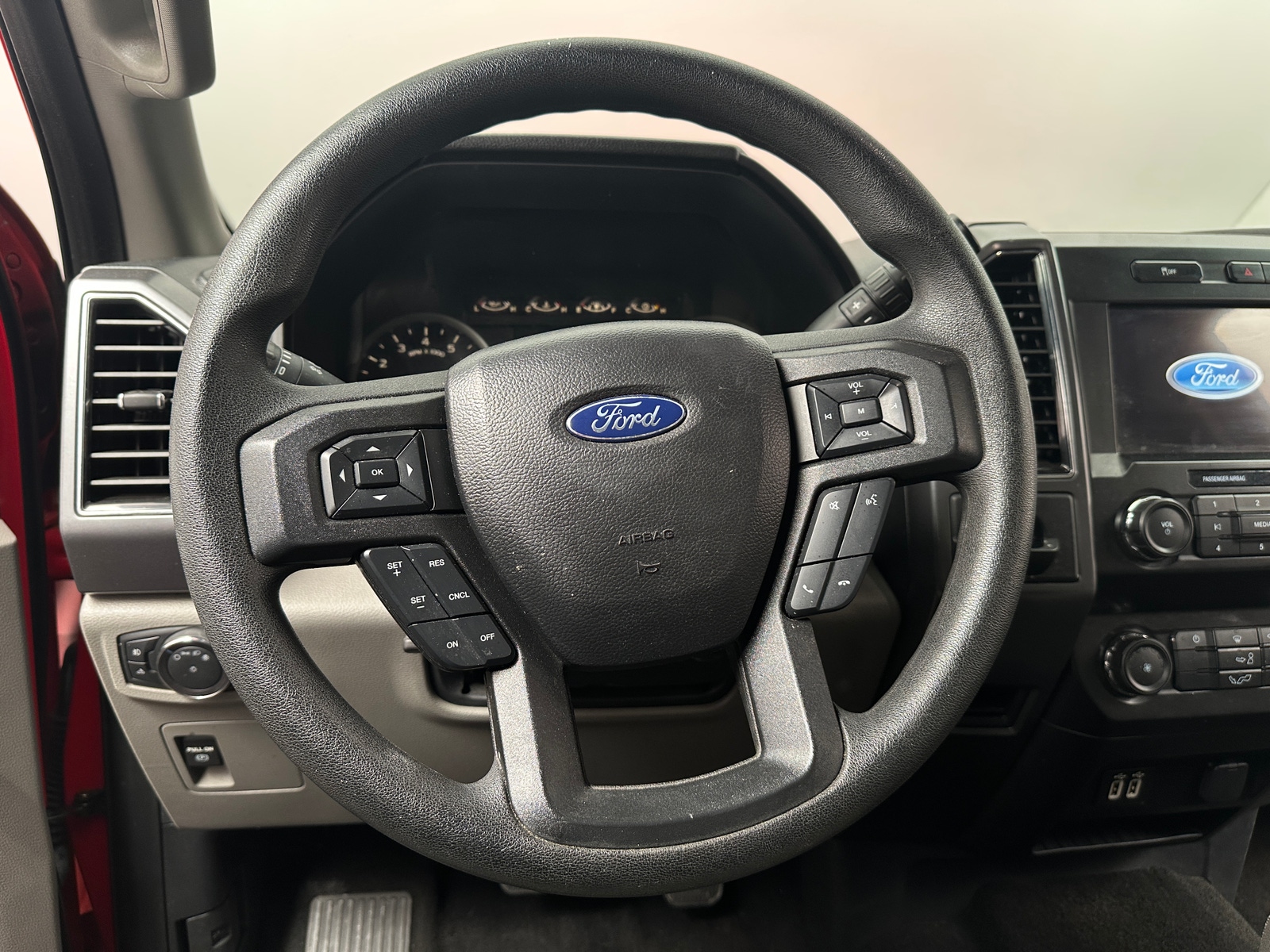 Thumbnail: 2019 Ford Econoline - 5