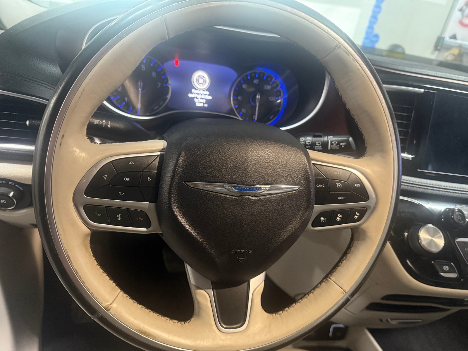 Thumbnail: 2019 Chrysler Pacifica - 4