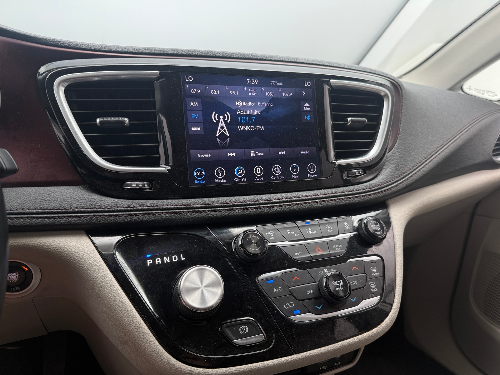 Thumbnail: 2019 Chrysler Pacifica - 3