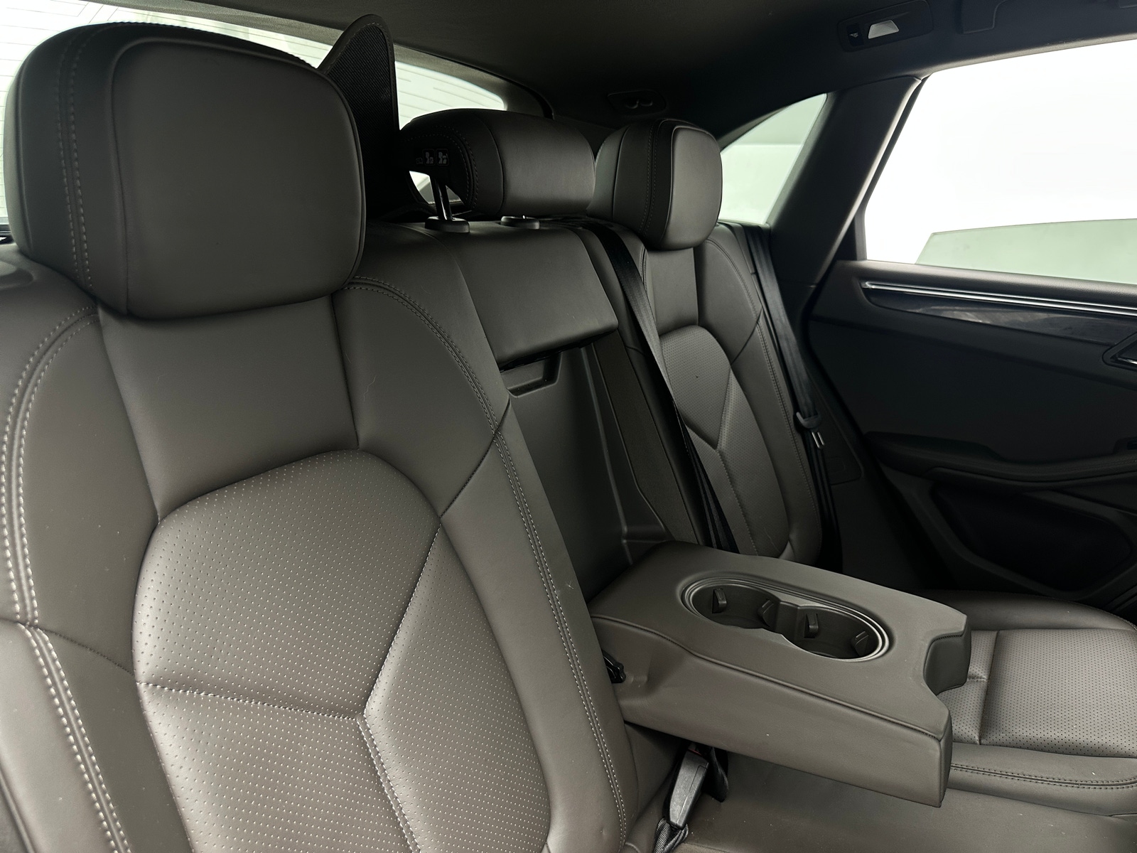 Thumbnail: 2016 Porsche Macan - 5