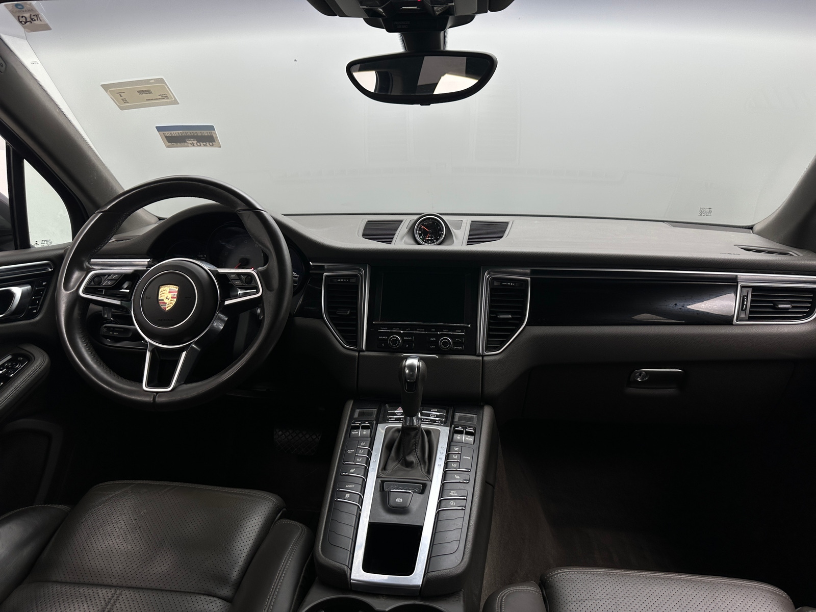 Thumbnail: 2016 Porsche Macan - 2