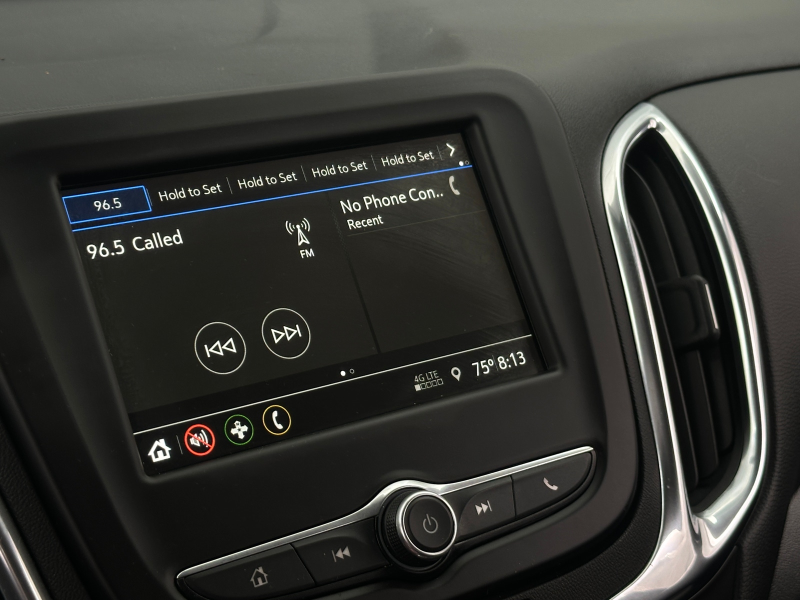 Thumbnail: 2019 Chevrolet Equinox - 4