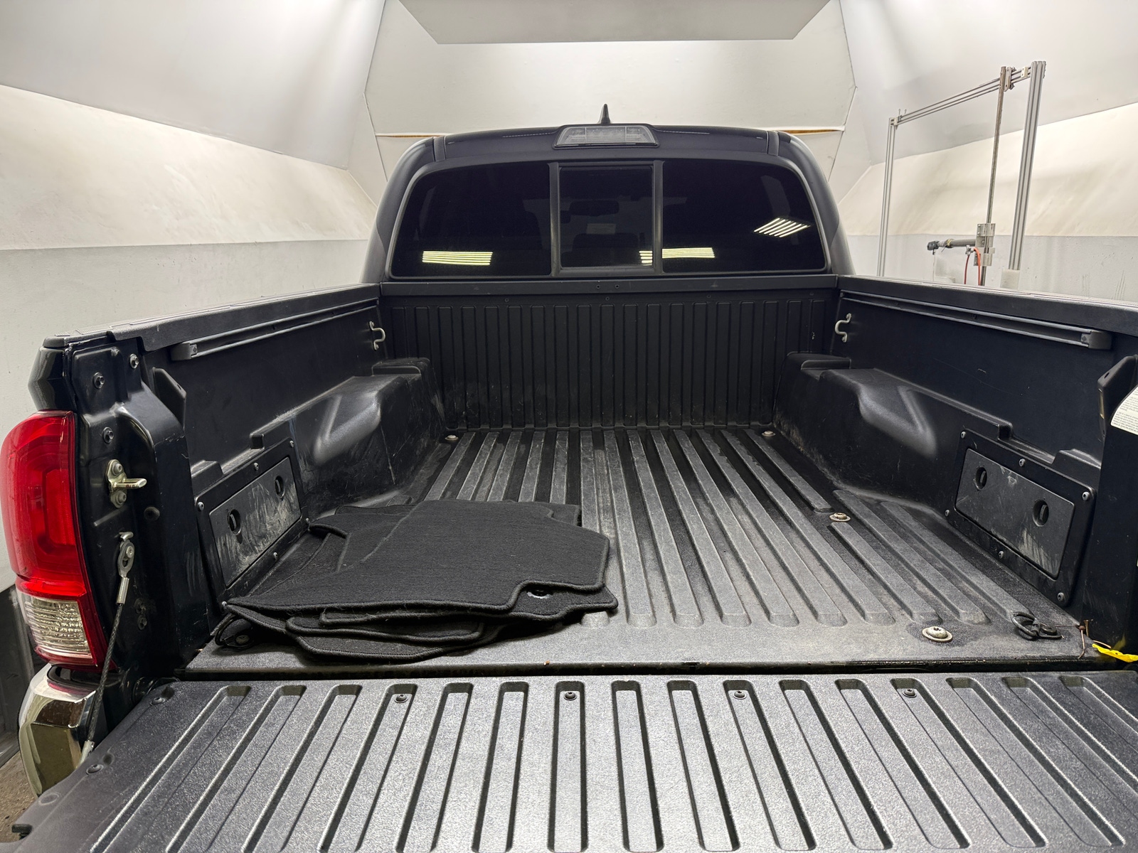 Thumbnail: 2017 Toyota Tacoma - 7