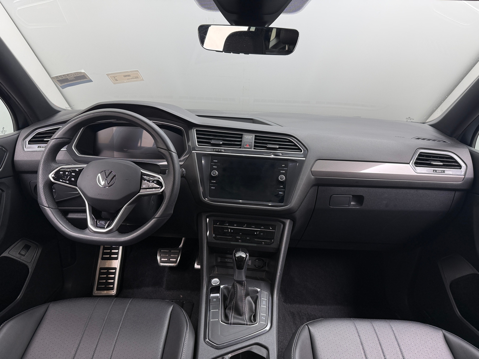 Thumbnail: 2024 Volkswagen Tiguan - 2