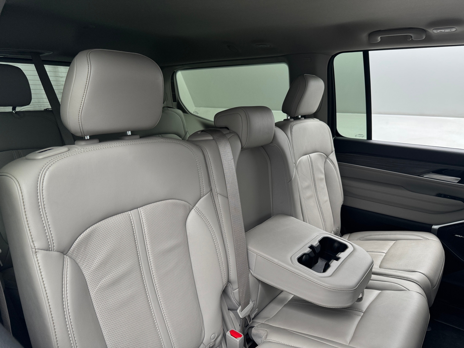 Thumbnail: 2024 Jeep Wagoneer - 5
