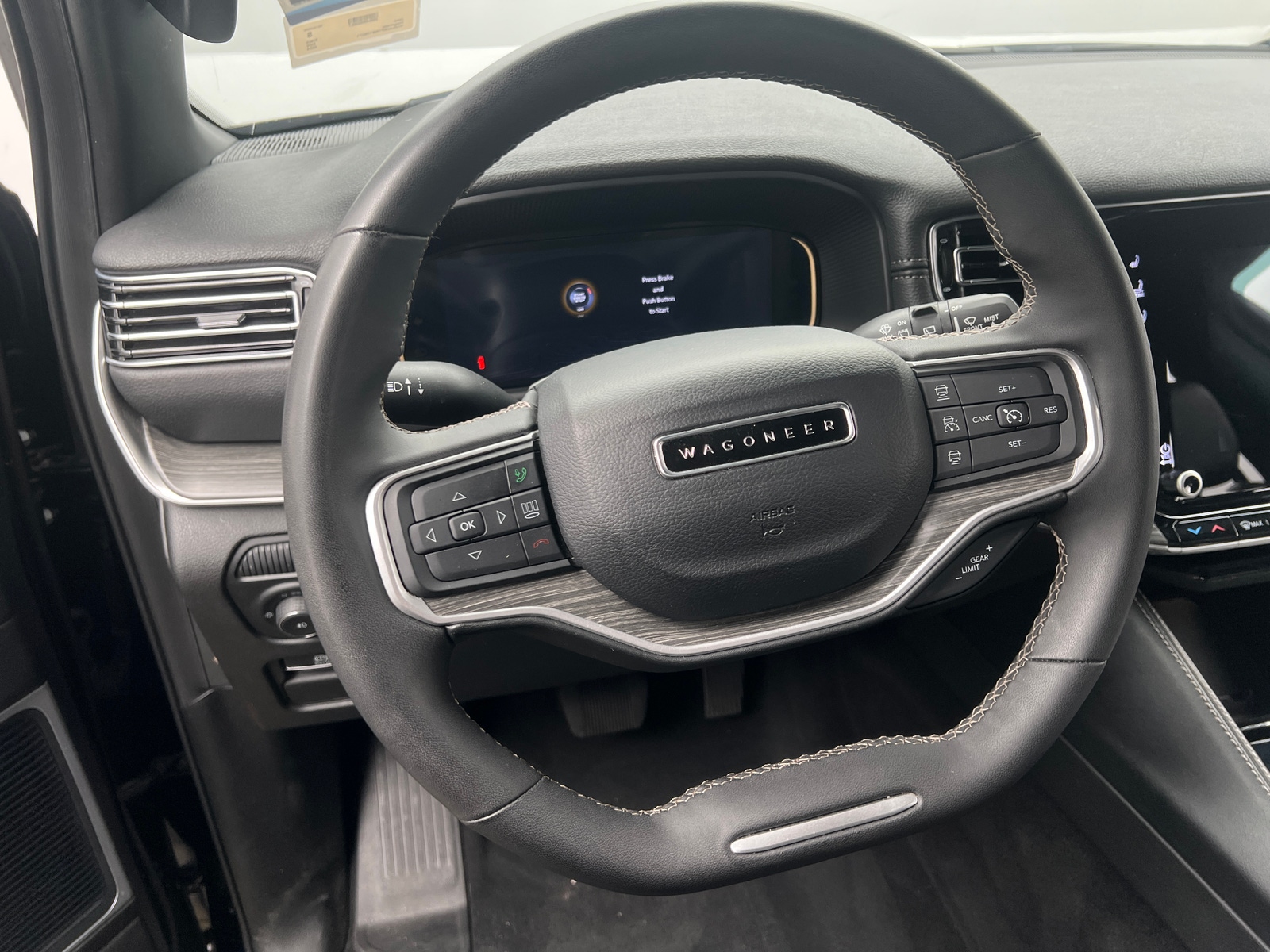 Thumbnail: 2024 Jeep Wagoneer - 4