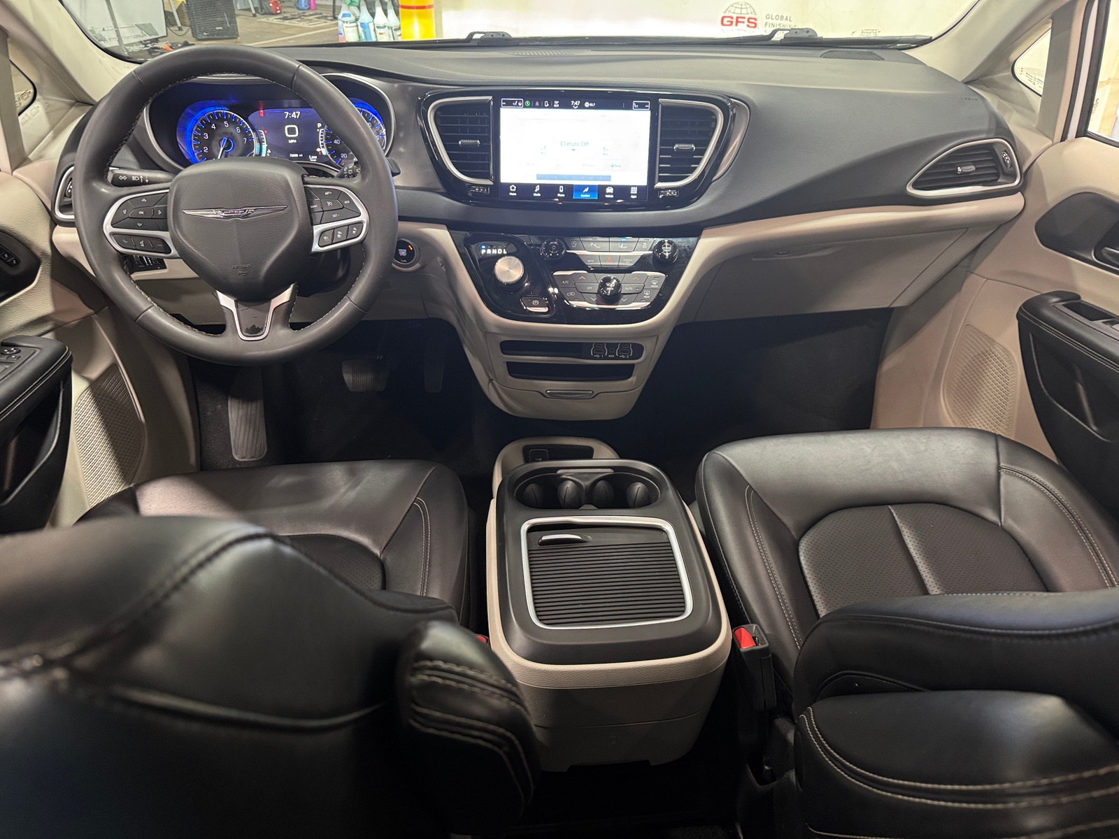 Thumbnail: 2024 Chrysler Pacifica - 2
