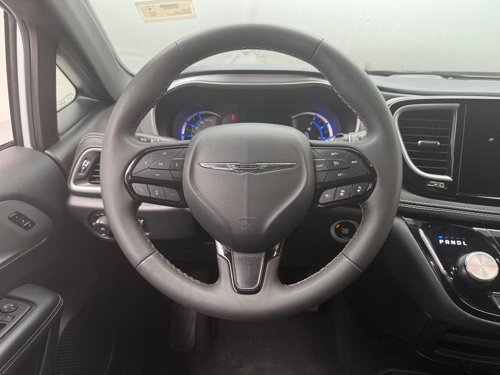 Thumbnail: 2024 Chrysler Pacifica - 4