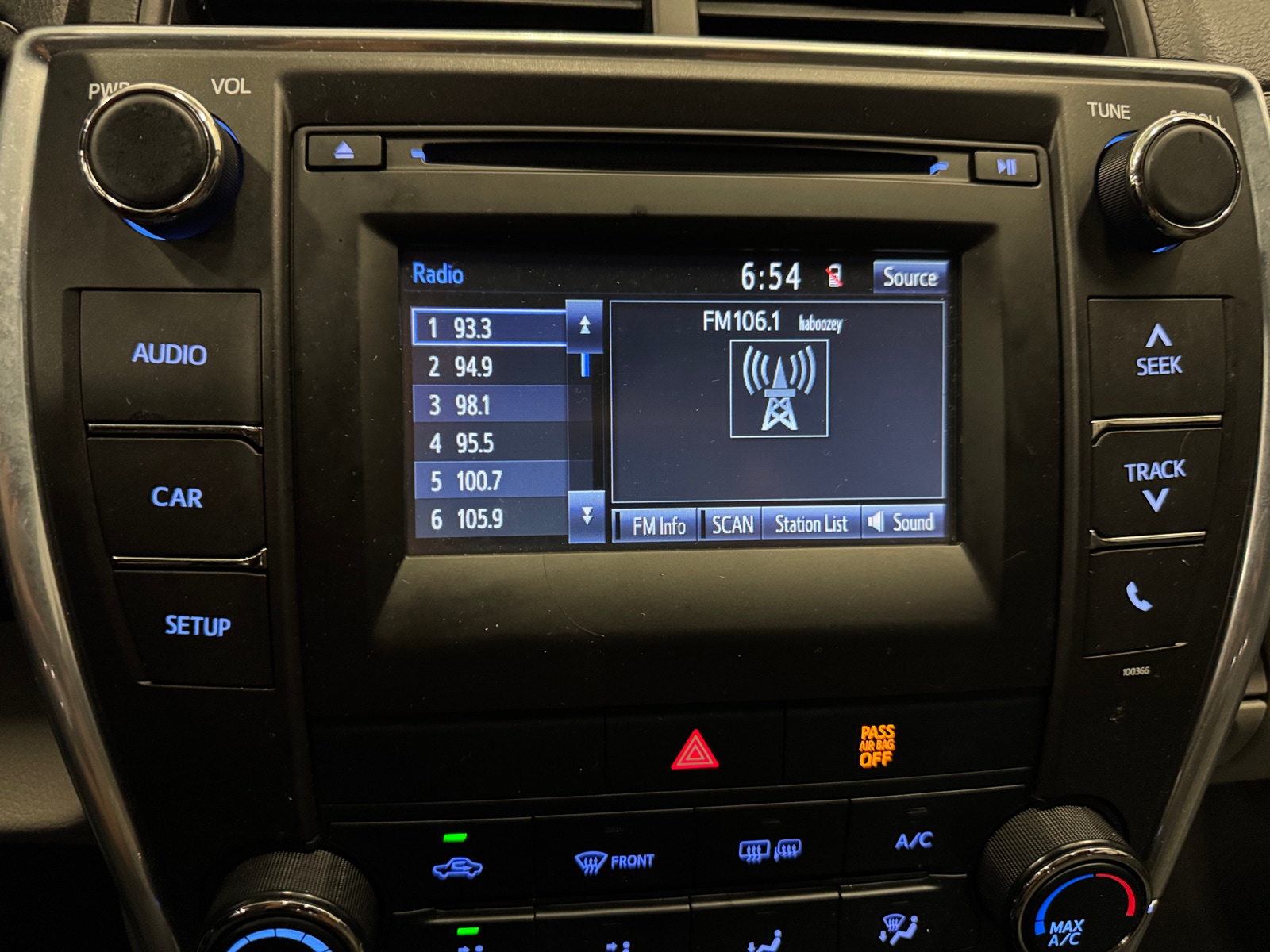 Thumbnail: 2015 Toyota Camry - 4