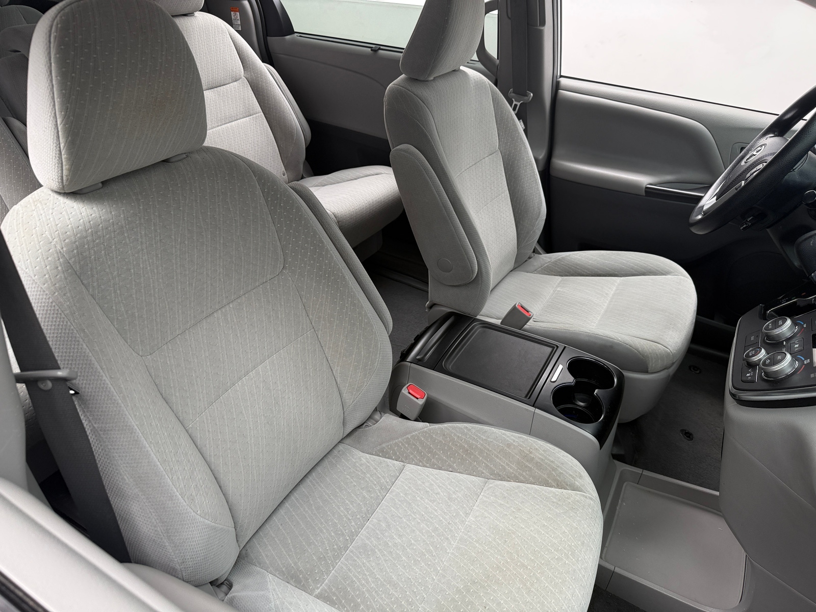 Thumbnail: 2019 Toyota Sienna - 2