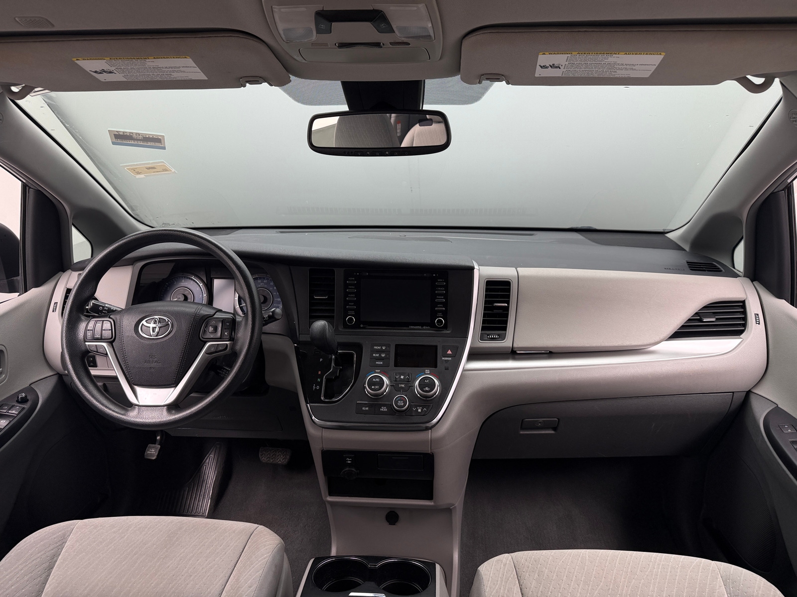 Thumbnail: 2019 Toyota Sienna - 3