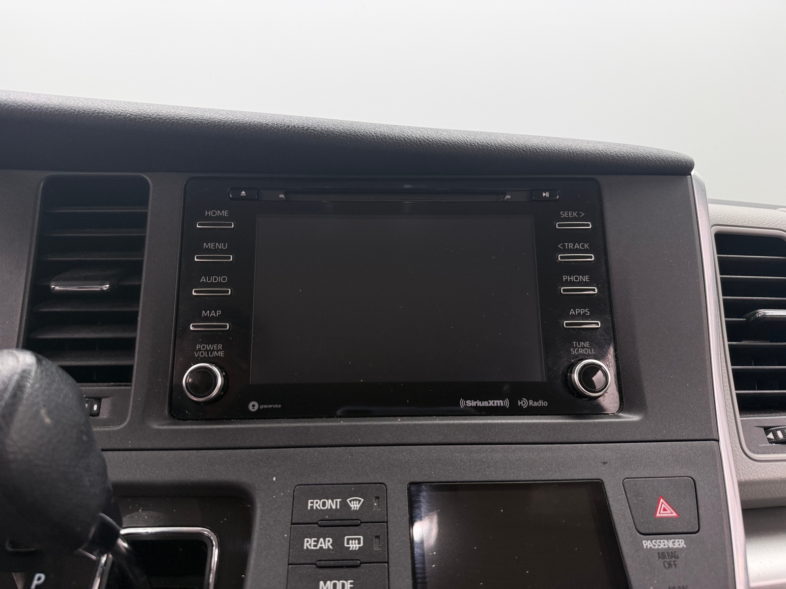 Thumbnail: 2019 Toyota Sienna - 4