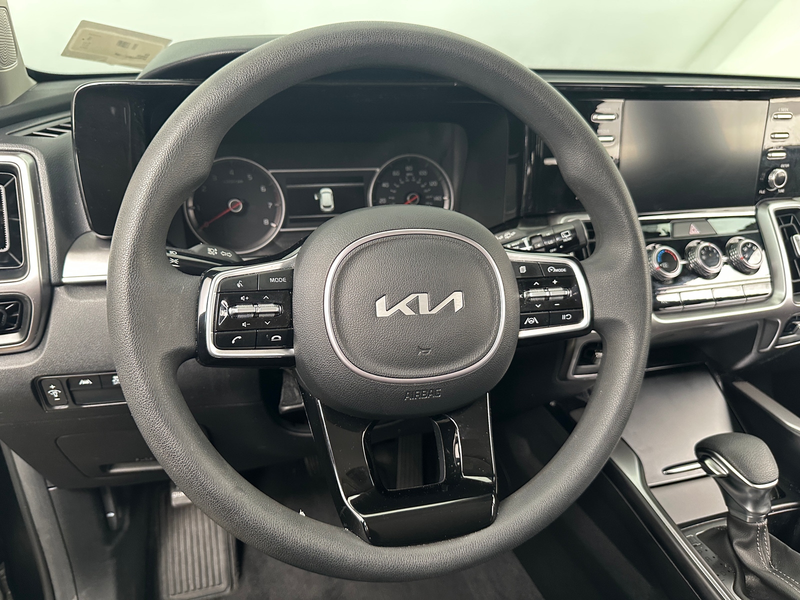 Thumbnail: 2023 Kia Sorento - 5
