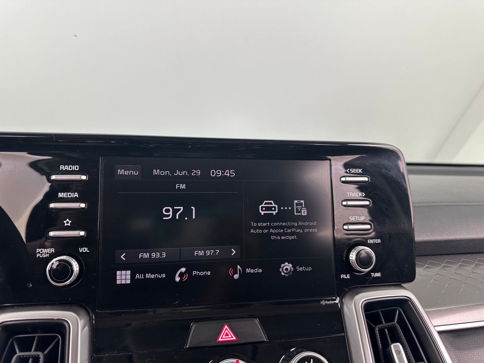 Thumbnail: 2023 Kia Sorento - 4