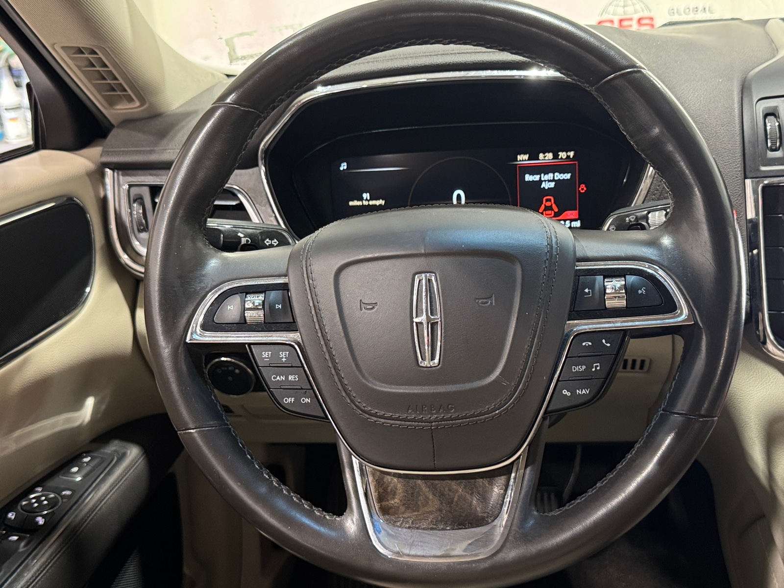 Thumbnail: 2017 Lincoln Continental - 4