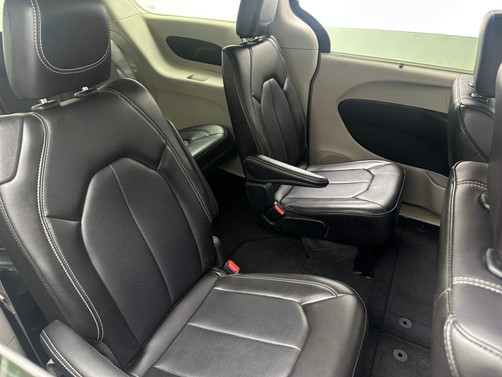 Thumbnail: 2024 Chrysler Pacifica - 5