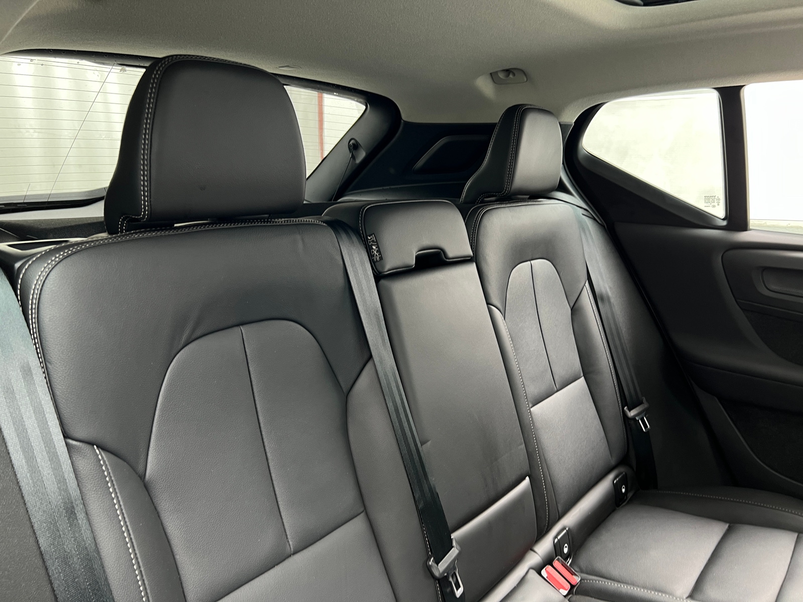 Thumbnail: 2026 Volvo XC40 - 5