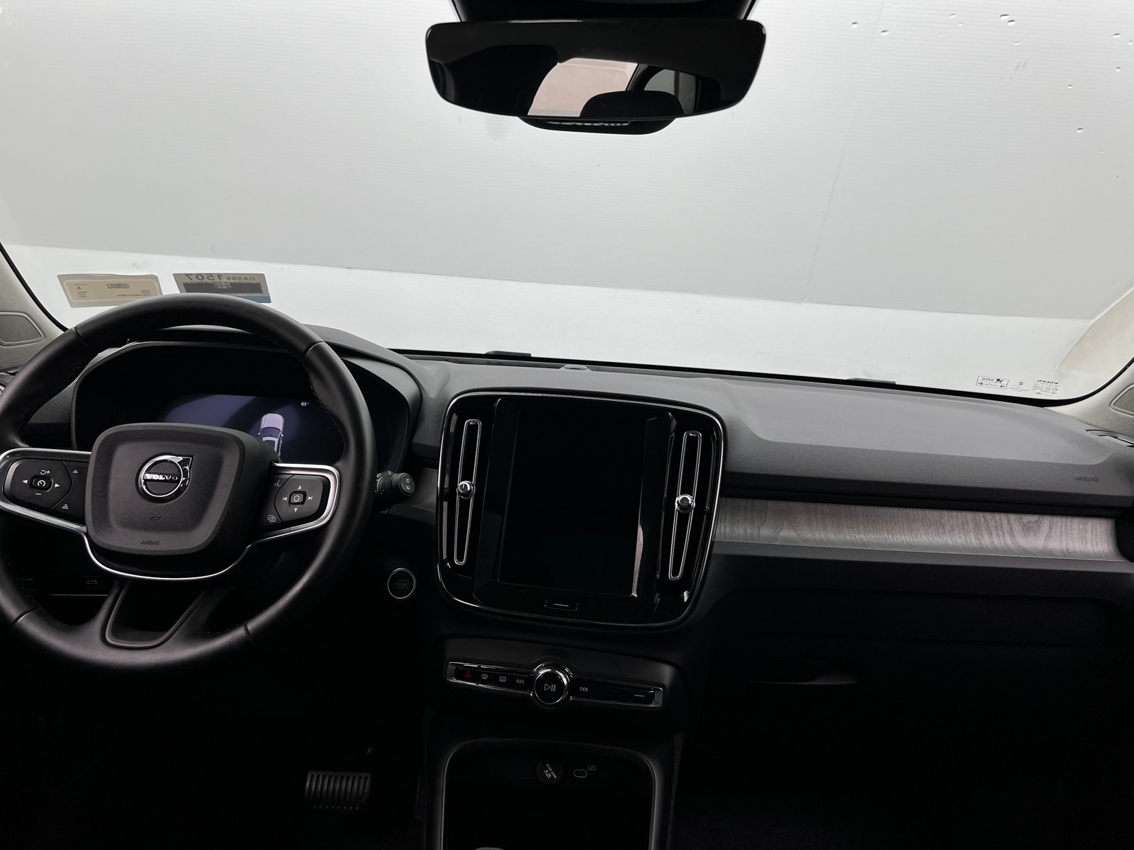 Thumbnail: 2026 Volvo XC40 - 2