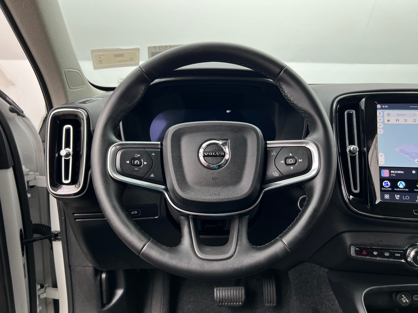 Thumbnail: 2026 Volvo XC40 - 4