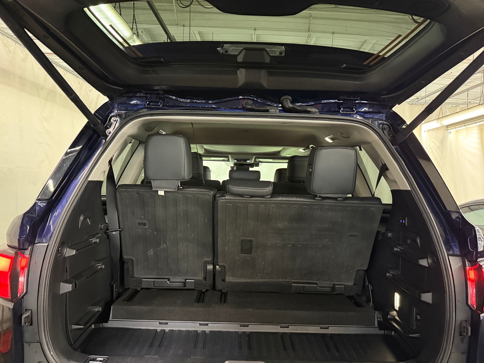 Thumbnail: 2023 Toyota Sequoia - 6