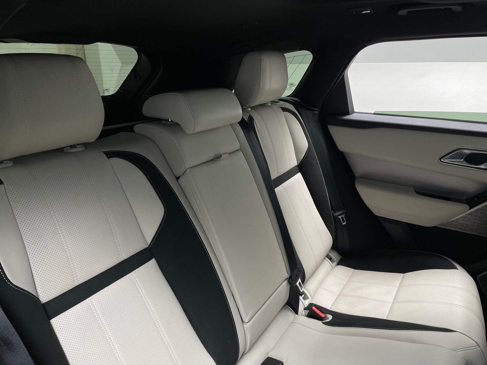 Thumbnail: 2021 Land Rover Range Rover Velar - 5