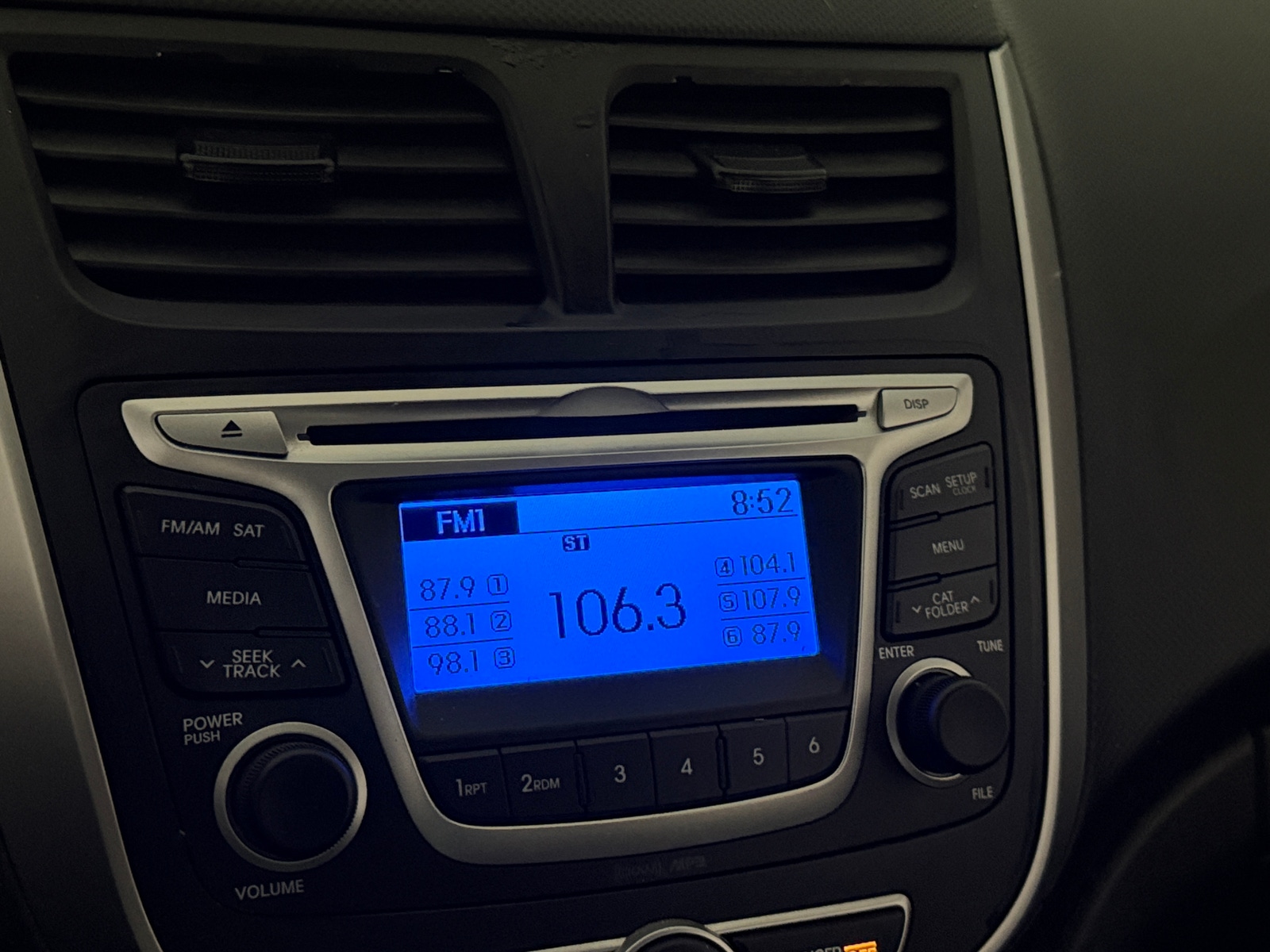 Thumbnail: 2014 Hyundai Accent - 4