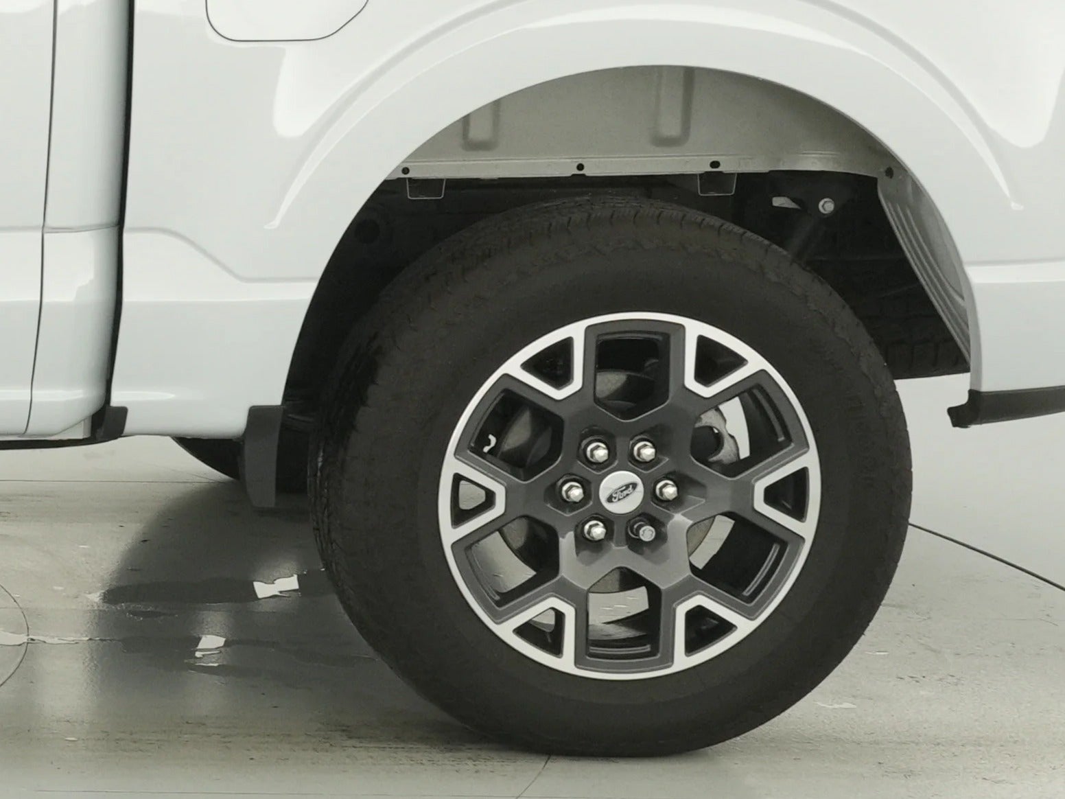 2025 Ford F-150 STX - Photo 14