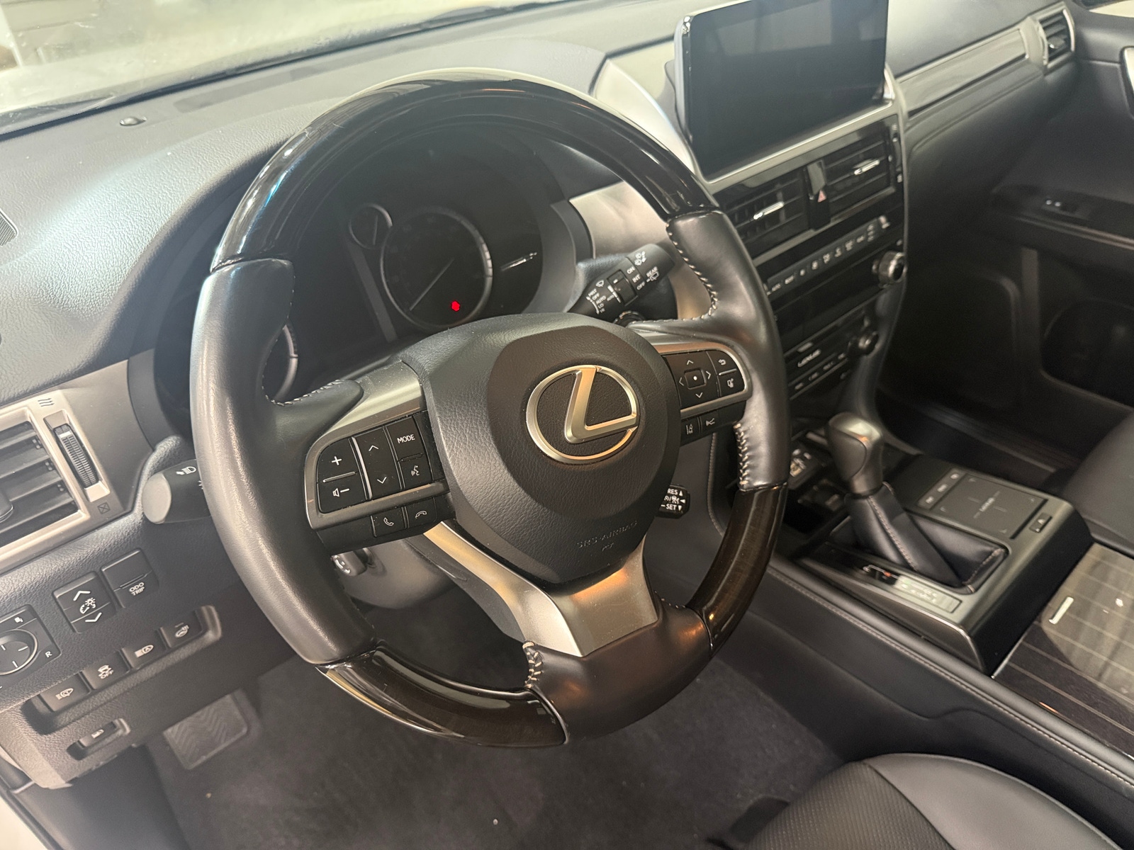 Thumbnail: 2023 Lexus GX - 4
