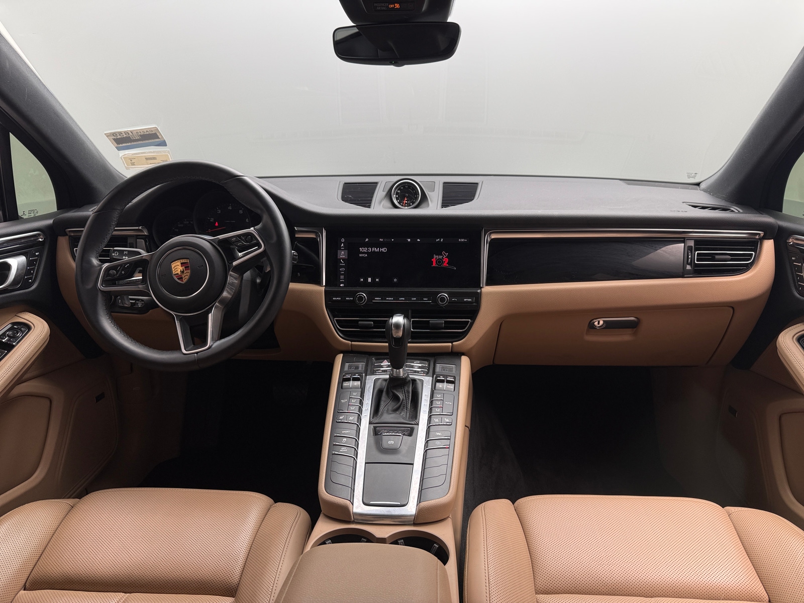 Thumbnail: 2020 Porsche Macan - 2