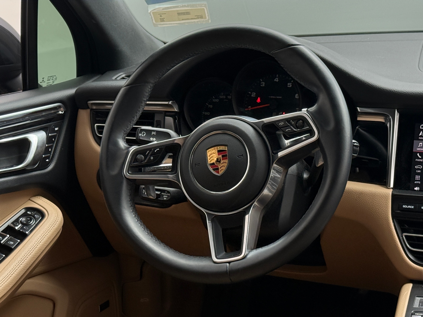 Thumbnail: 2020 Porsche Macan - 4
