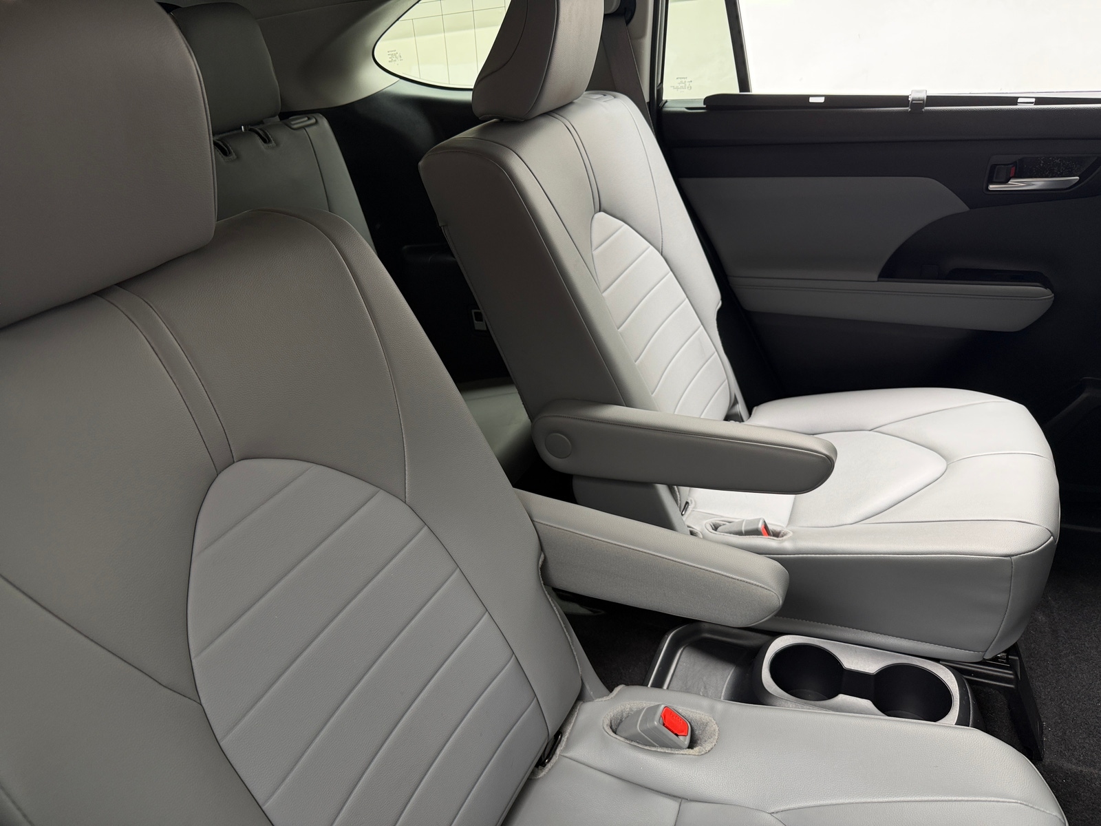 Thumbnail: 2024 Toyota Highlander - 5