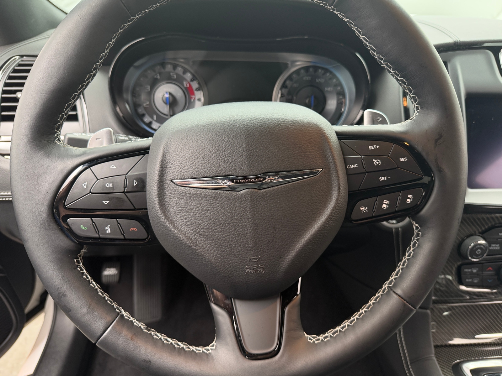 Thumbnail: 2023 Chrysler 300 - 4