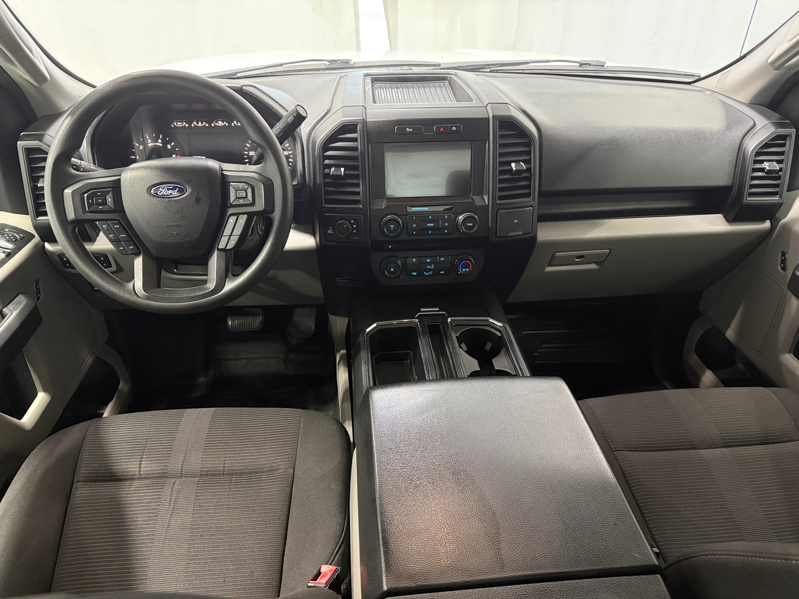 Thumbnail: 2018 Ford Econoline - 3