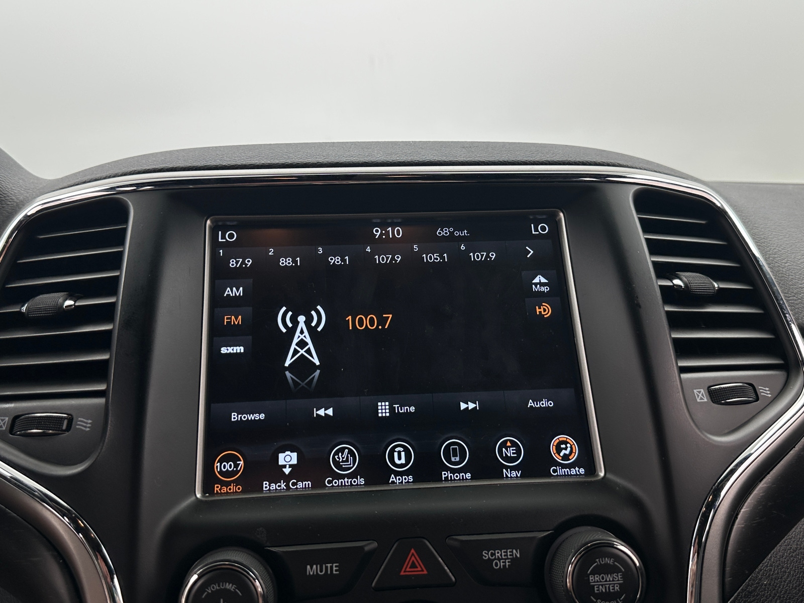 Thumbnail: 2018 Jeep Grand Cherokee - 4