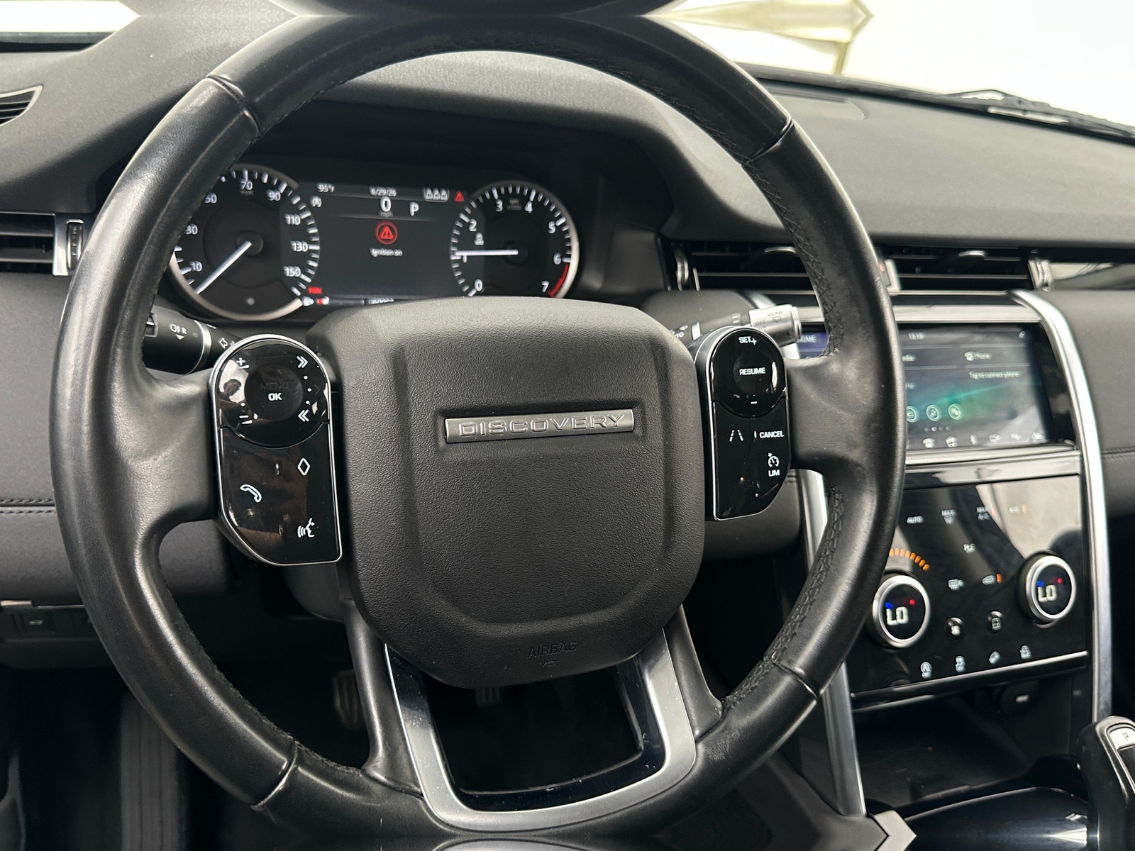 Thumbnail: 2020 Land Rover Discovery Sport - 4