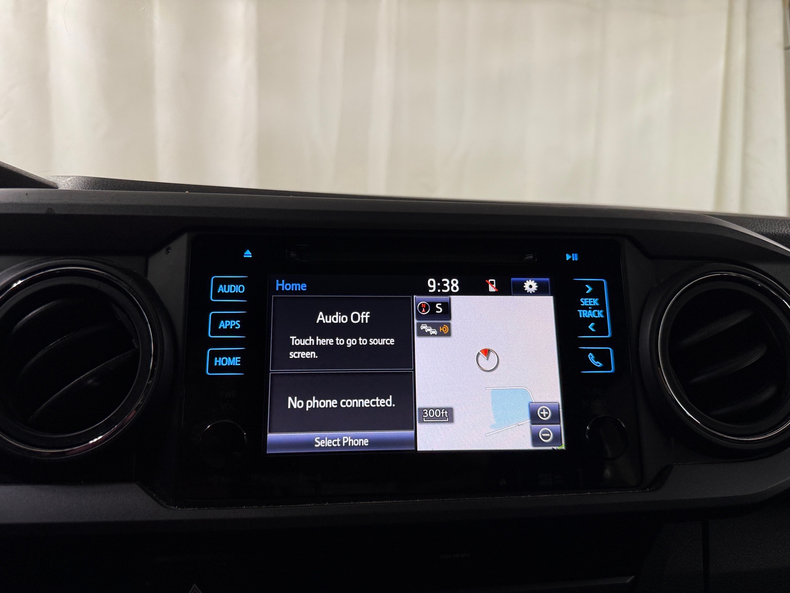 Thumbnail: 2019 Toyota Tacoma - 4