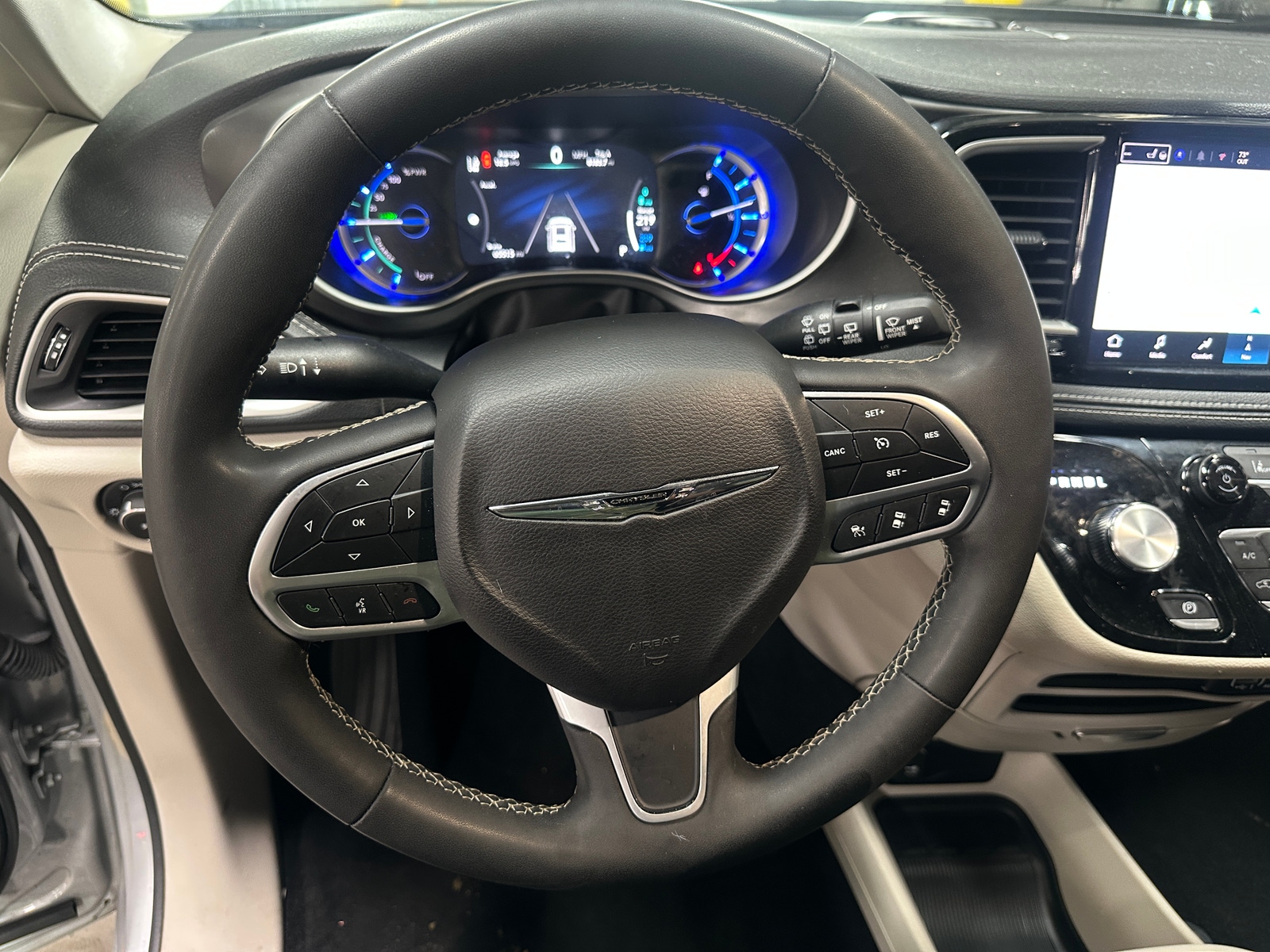 Thumbnail: 2024 Chrysler Pacifica - 4