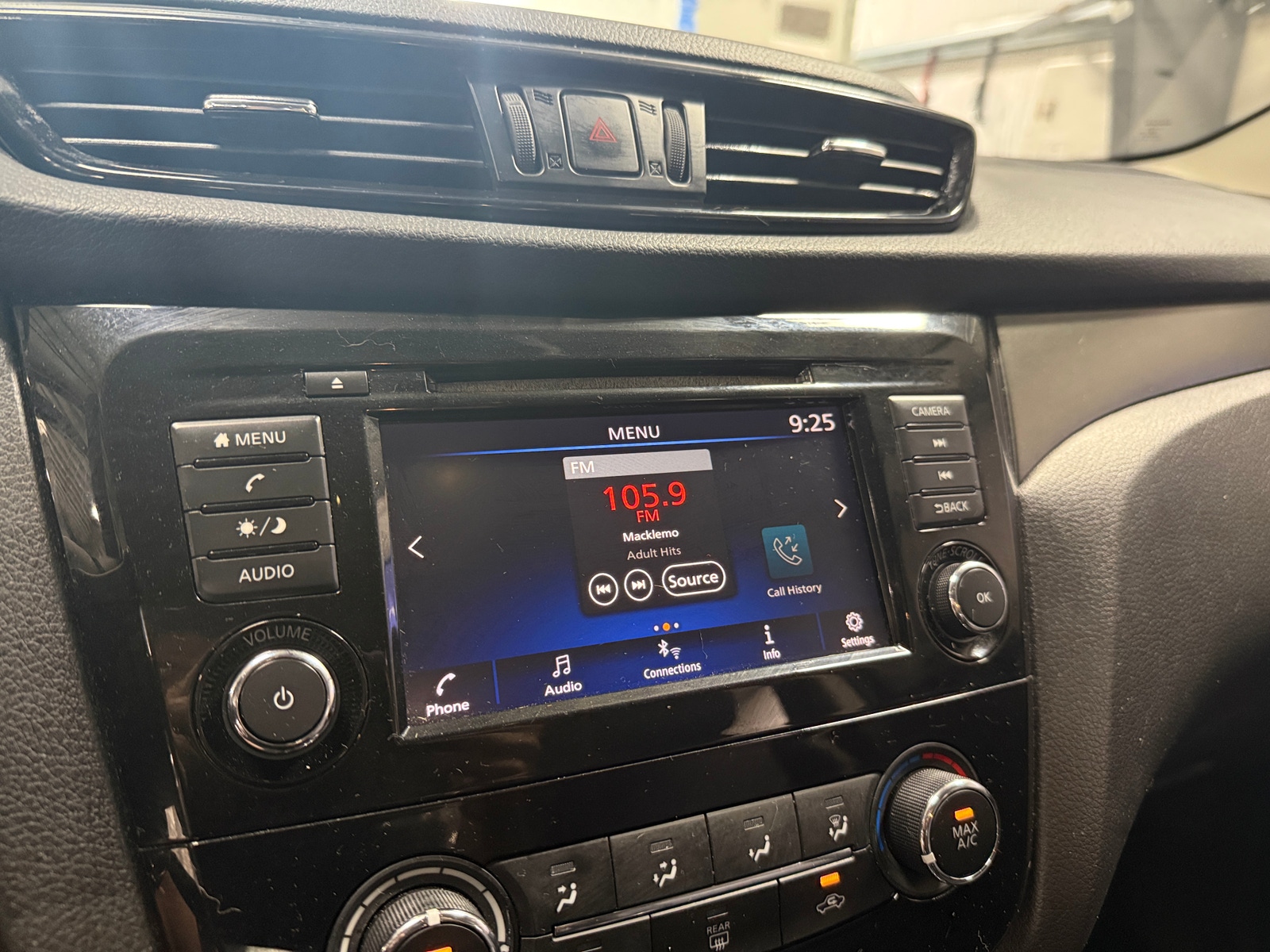 Thumbnail: 2019 Nissan Rogue Sport - 4
