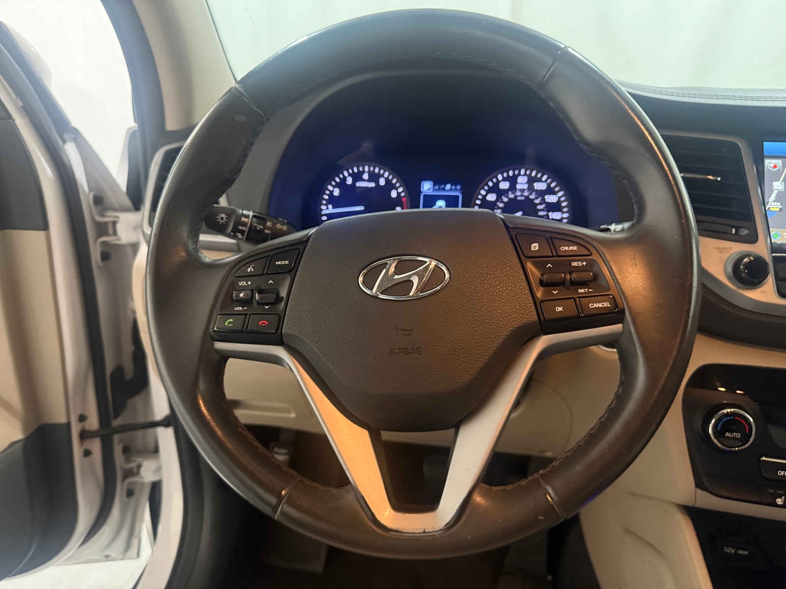 Thumbnail: 2016 Hyundai Tucson - 4