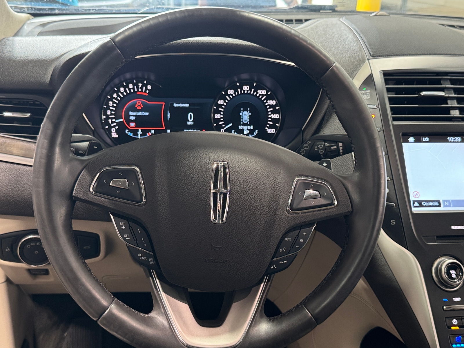 Thumbnail: 2017 Lincoln MKC - 4