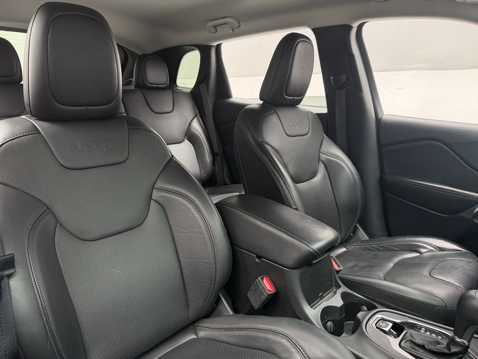 Thumbnail: 2019 Jeep Cherokee - 2