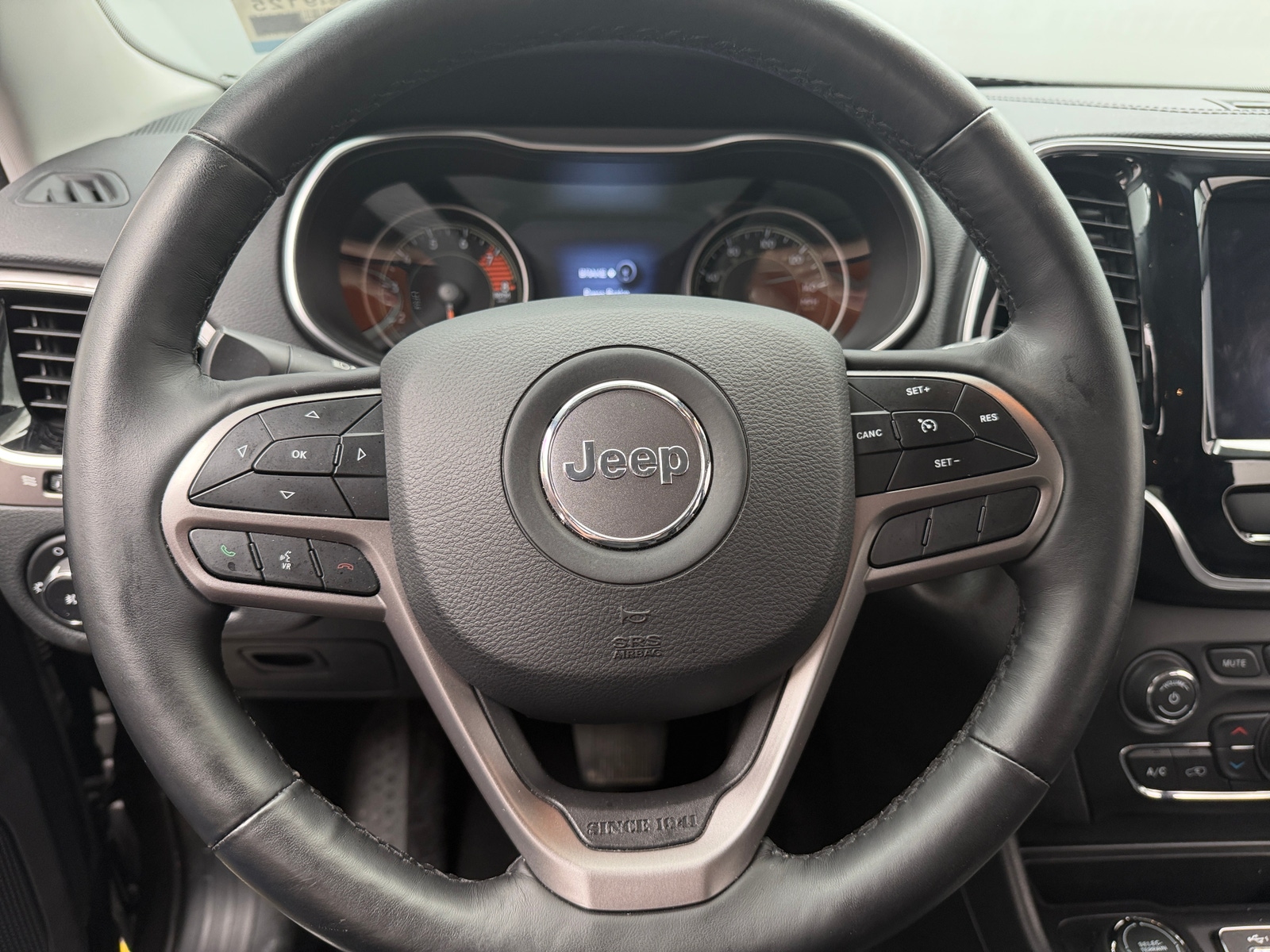 Thumbnail: 2019 Jeep Cherokee - 5