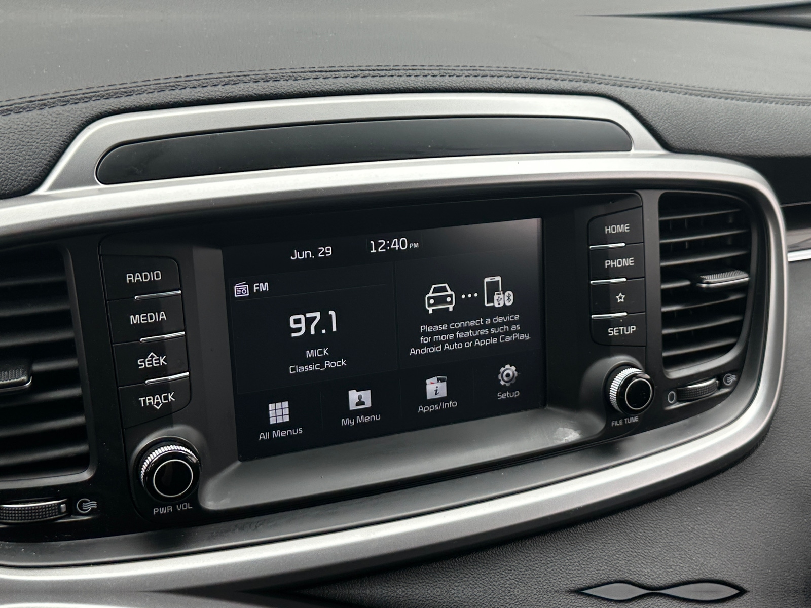 Thumbnail: 2019 Kia Sorento - 4