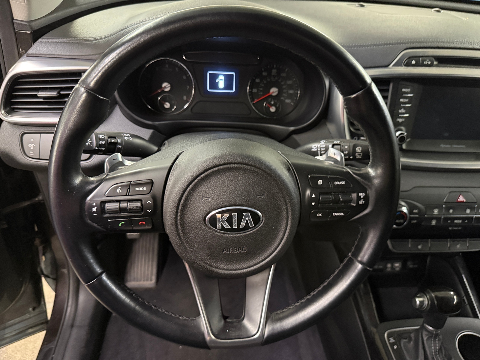 Thumbnail: 2017 Kia Sorento - 4