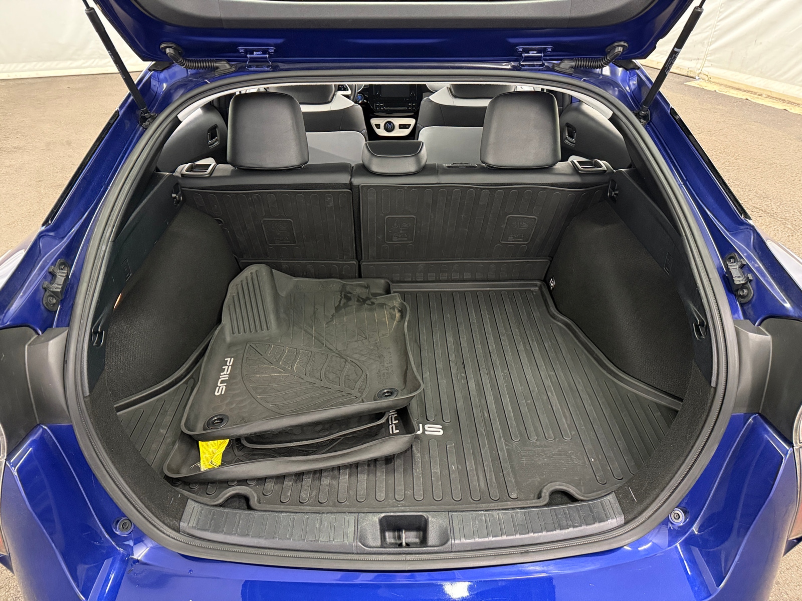 Thumbnail: 2018 Toyota Prius - 7