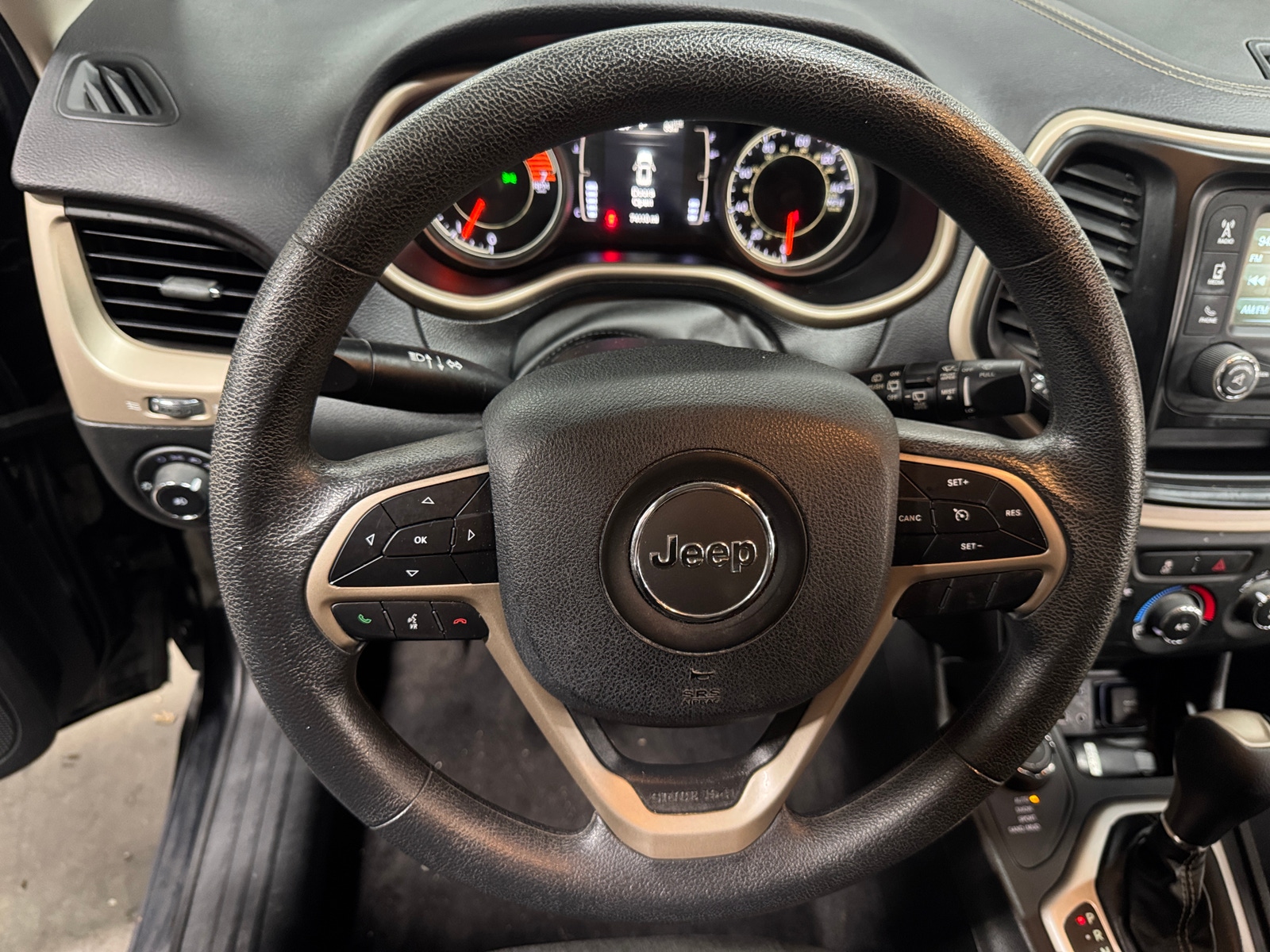 Thumbnail: 2018 Jeep Cherokee - 5