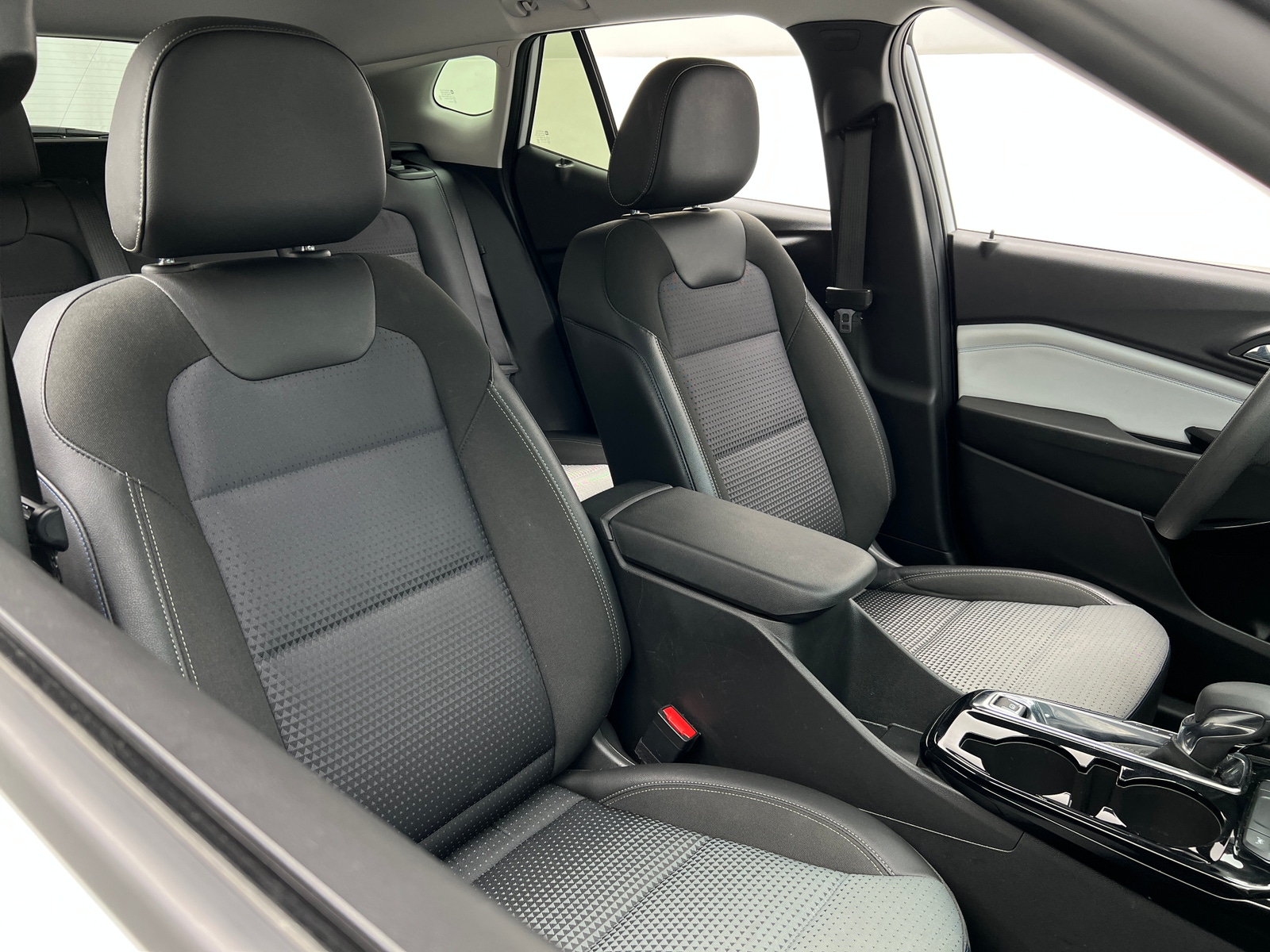 Thumbnail: 2025 Chevrolet Trax - 2