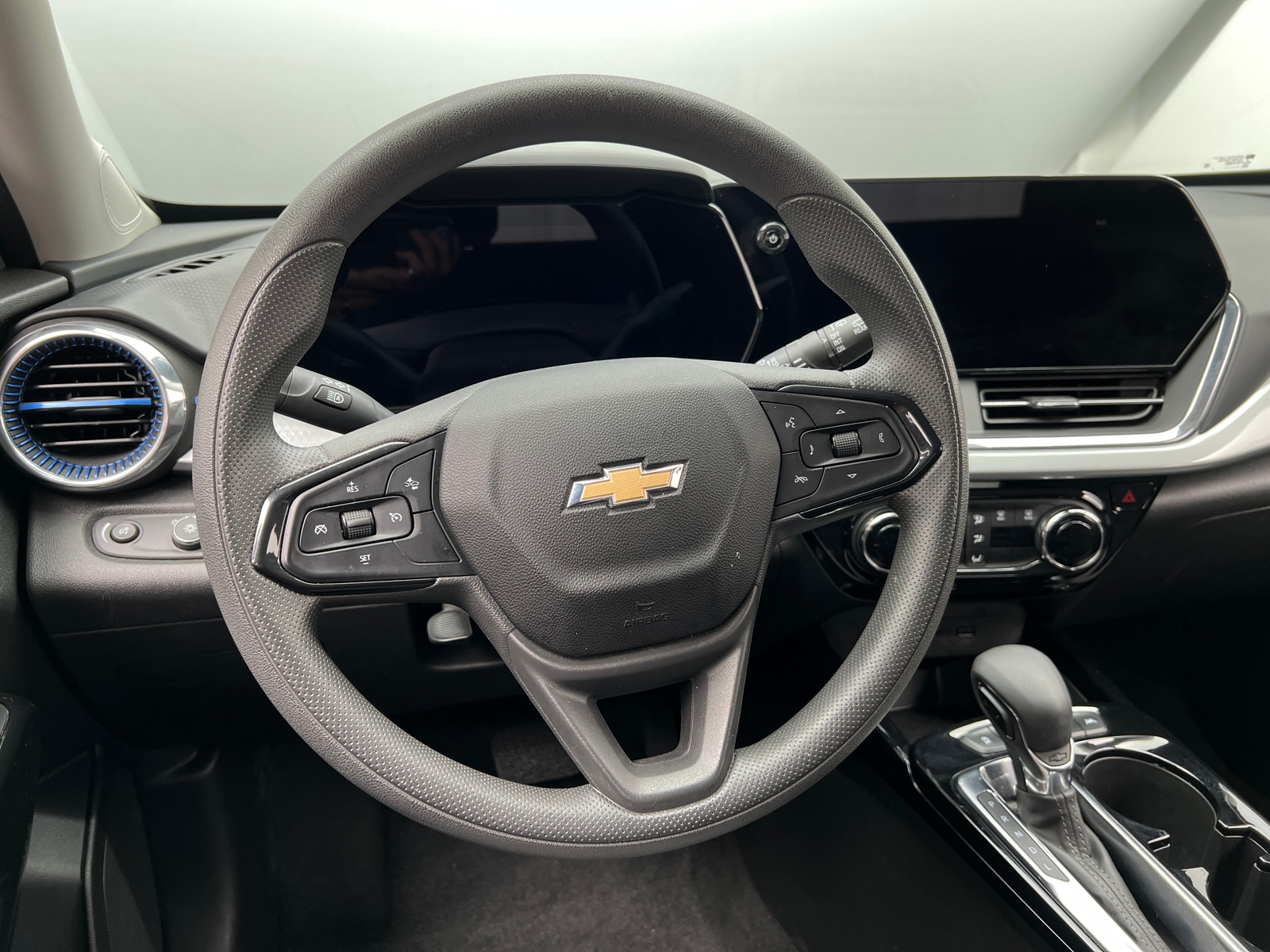 Thumbnail: 2025 Chevrolet Trax - 5